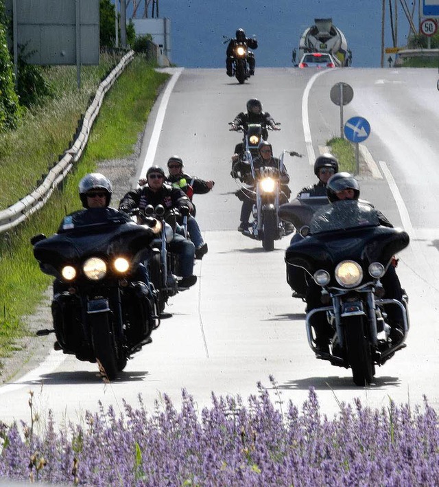 Hochzeitsgste? Hells-Angels-Mitglieder on tour.   | Foto: dapd