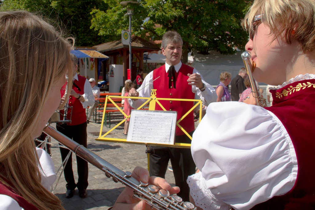 Die offizielle Dorffesterffnung wurde musikalisch von der Trachtenkapelle Grafenhausen umrahmt
