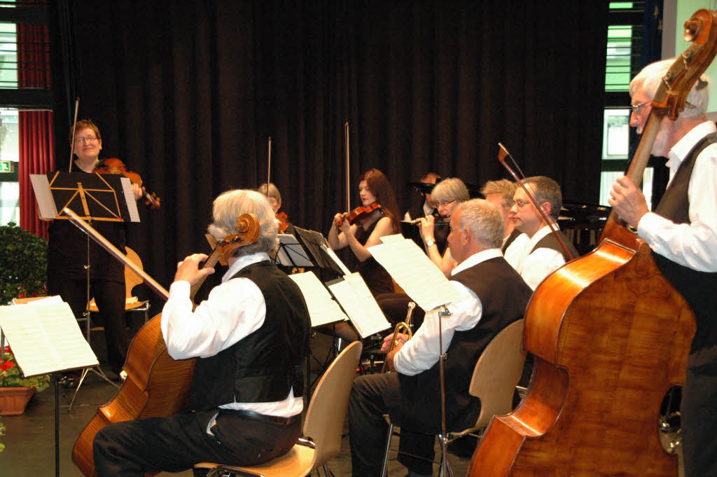 Das Lehrersalonorchester der Musikschule lieferte die musikalische Note.