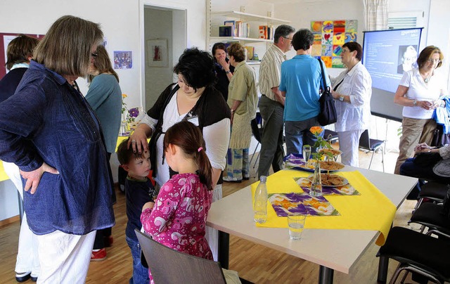 Viel Interesse gab es an den neuen Rumen des Lahrer Hospizvereines.   | Foto: Christoph Breithaupt