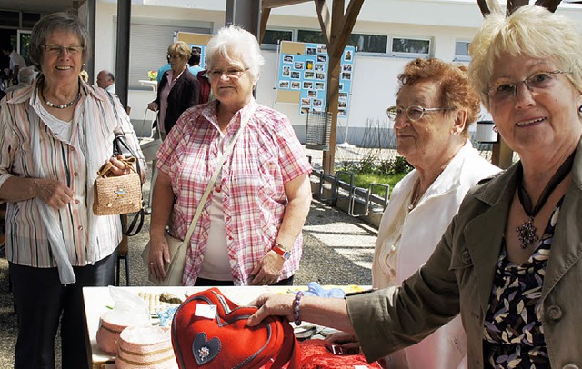 60 Jahre Landfrauenverein  Weisweil wu...der Rheinwaldhalle gemtlich gefeiert.  | Foto: Ilona Hge