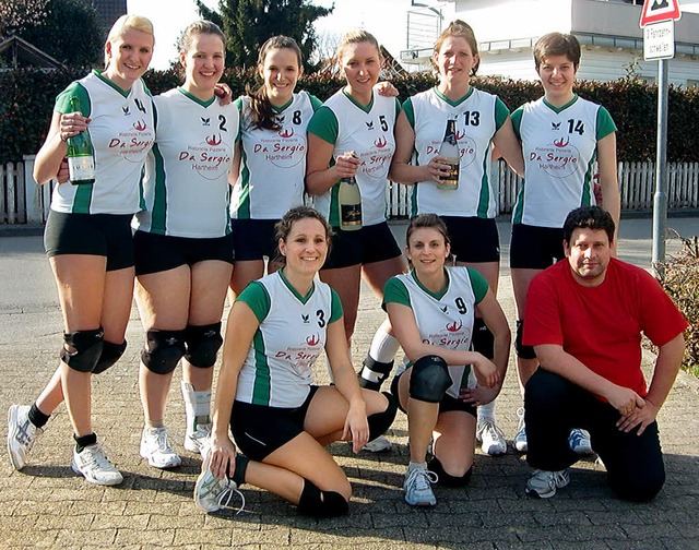 Da kann man schon mal die Korken knall...hen Volleyballerinnen des TV Hartheim.  | Foto: Privat