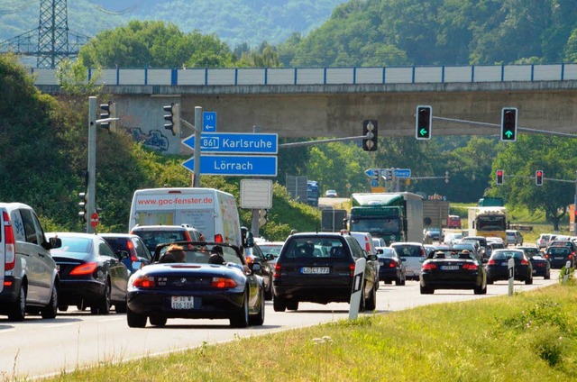 Lange Rckstaus bildeten sich an der Ausfahrt Rheinfelden.  | Foto: Ingrid Bhm-Jacob