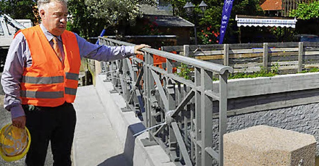 Sieht gut aus: Christian Heim am  hist...en Gelnder der neuen Storchenbrcke.   | Foto: Markus Maier