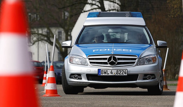 Fahrtraining auf dem Htchenparcours   | Foto: Polizeidirektion Offenburg