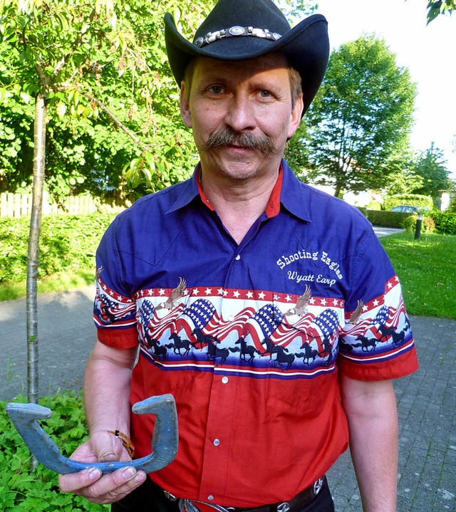 Ein Meister der Wildwest-Disziplin: R...ufeisen und ihren Wurfqualitten aus.   | Foto: Claudia Gempp