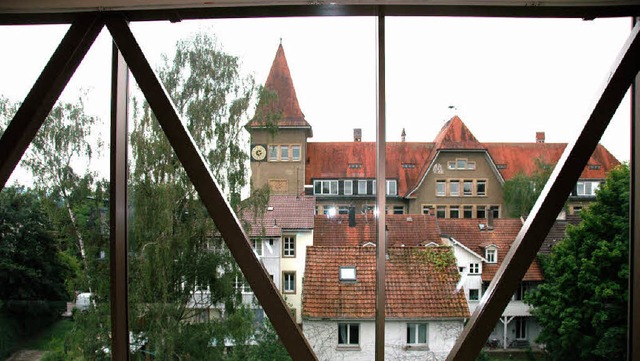 Der Altbau des Hans-Thoma-Gymnasiums erhlt neue Fenster   | Foto: Nikolaus Trenz