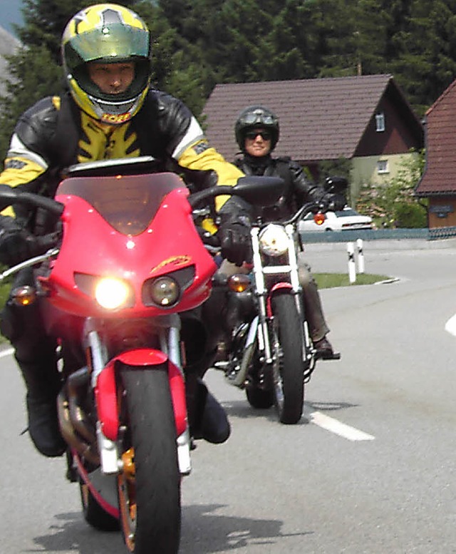 Motorradfahrer macht Spa &#8211; und Krach.   | Foto: Dbele