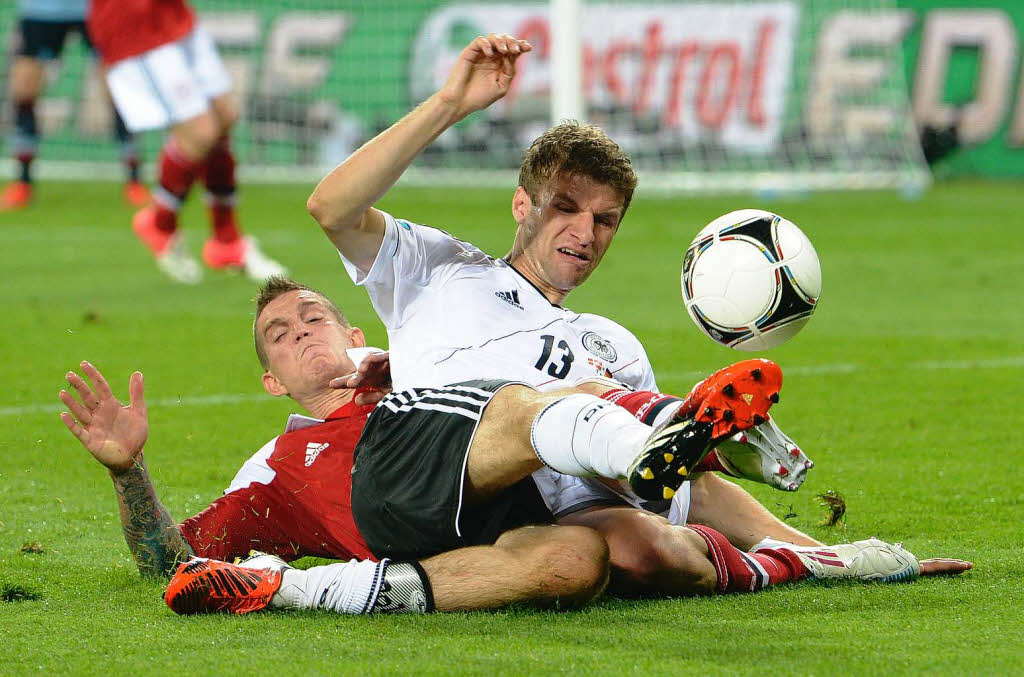 BEGANGENE FOULS: 6, Thomas Mller (Deutschland) hat nur ein Foul weniger auf dem Konto als sein Kollege von Bayern Mnchen Gomez.