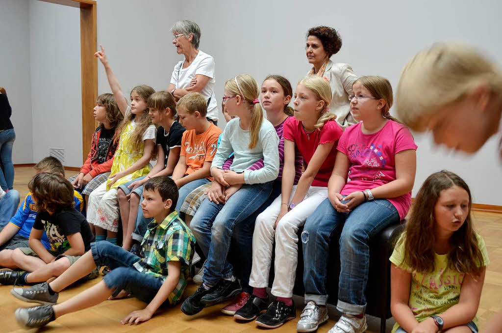 Die Klasse 4a aus Weil-Haltingen besichtigt die Renoir-Ausstellung im Kunstmuseum Basel. Die Klasse 4a aus Weil-Haltingen besichtigt die Renoir-Ausstellung im Kunstmuseum Basel.