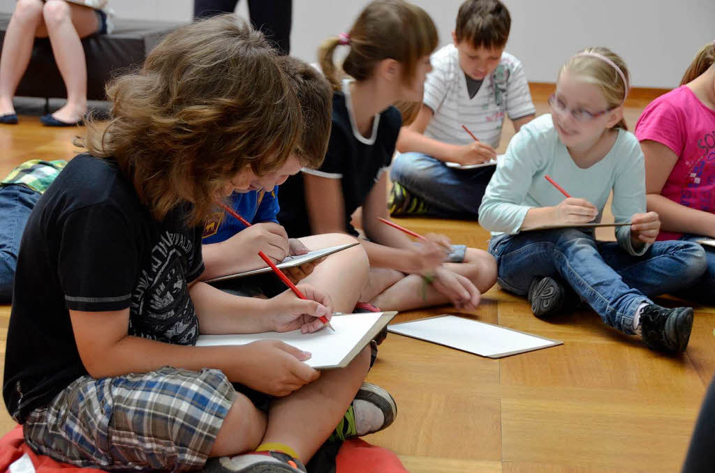 Die Klasse 4a aus Weil-Haltingen besichtigt die Renoir-Ausstellung im Kunstmuseum Basel. Die Klasse 4a aus Weil-Haltingen besichtigt die Renoir-Ausstellung im Kunstmuseum Basel.