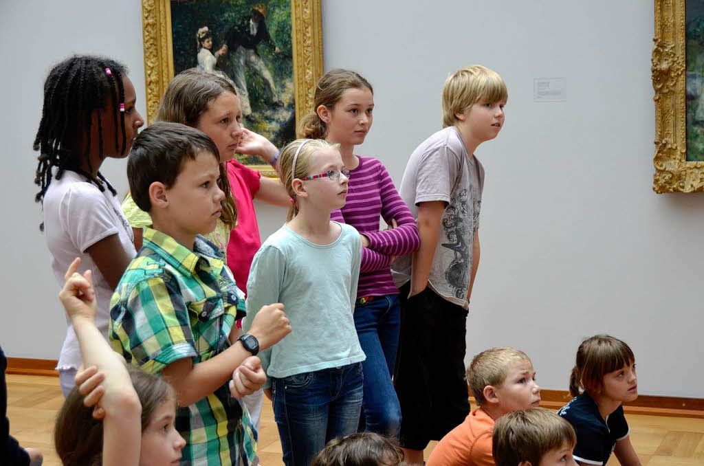 Die Klasse 4a aus Weil-Haltingen besichtigt die Renoir-Ausstellung im Kunstmuseum Basel. Die Klasse 4a aus Weil-Haltingen besichtigt die Renoir-Ausstellung im Kunstmuseum Basel.
