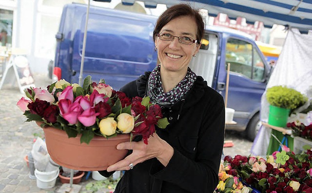 Monika Frei auf dem Lahrer Wochenmarkt   | Foto: Christoph Breithaupt