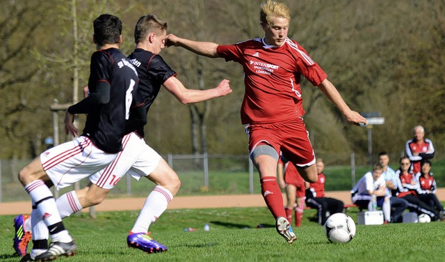 Der FV Lrrach-Brombach spielt schon i...s dem Spiel gegen den SV Kirchzarten.   | Foto: Matthias Kuafhold