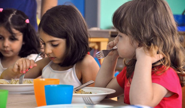 Mittagstisch im Kindergarten St. Anna: Nicht alle Kinder knnen mitessen.   | Foto: BZ