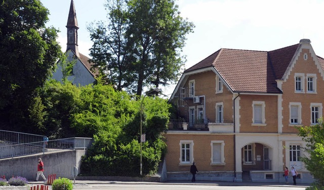 Ende August fllt die alte Apotheke un...en Blick auf die Adelbergkirche frei.   | Foto: Ingrid Bhm-Jacob