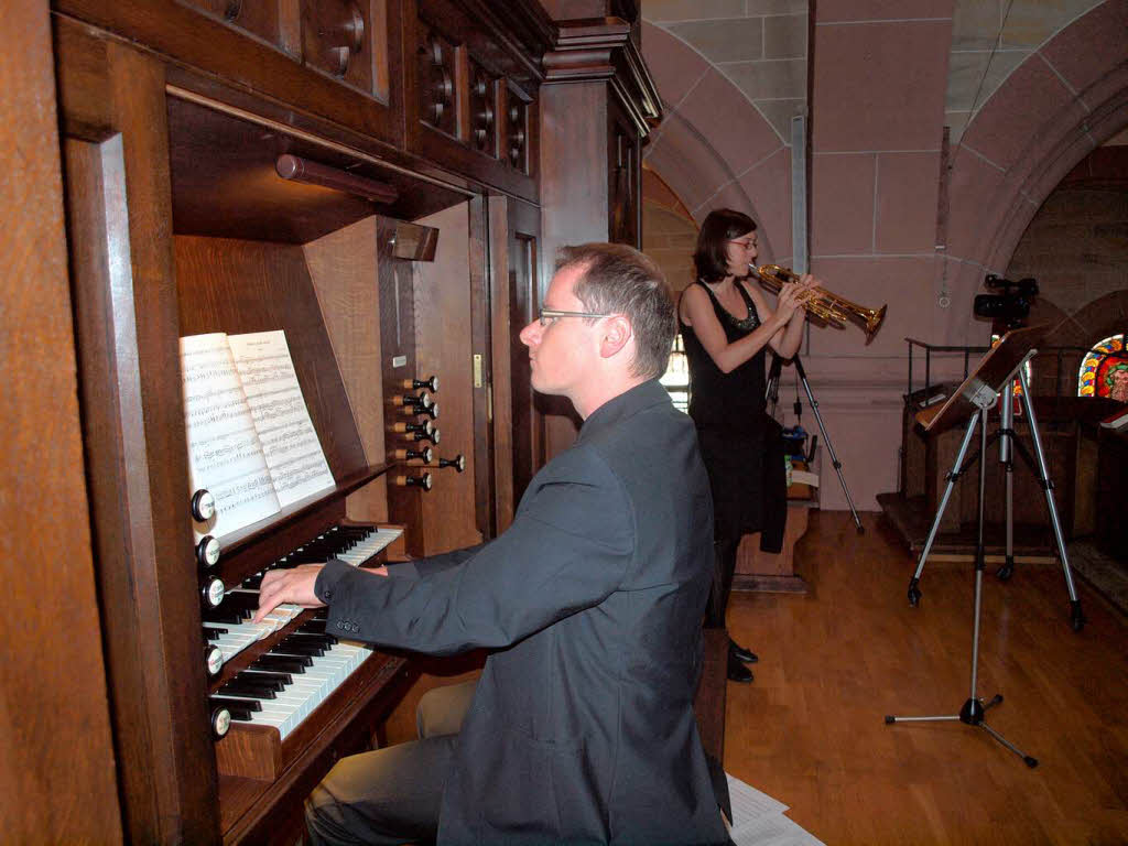 Jochen Bsch an der Orgel und Gloria Auerbacher mit der Trompete