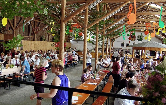 Die Dossenbacher feiern am liebsten in der Sommerfesthalle.   | Foto: Hildegard Siebold