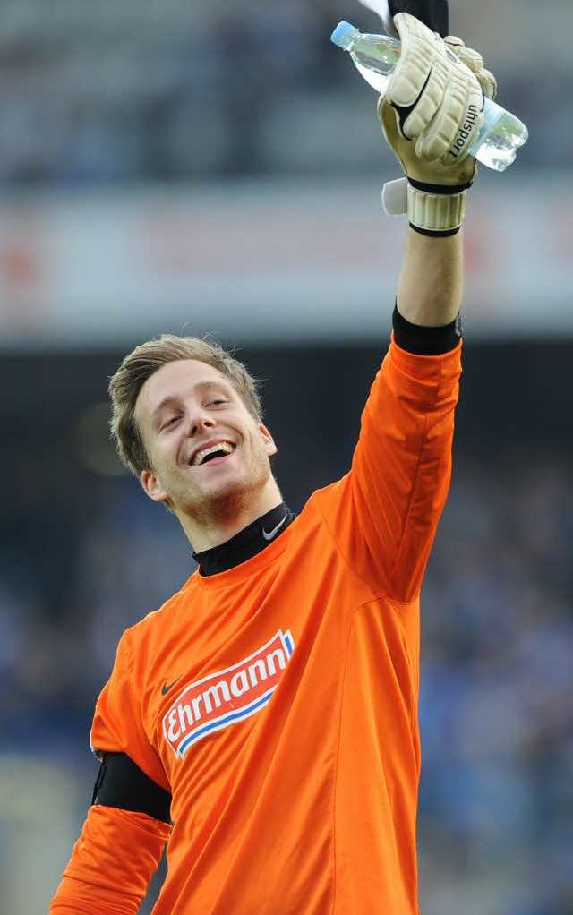 Oliver Baumann steht auch in der kommenden Saison im Tor des SC Freiburg.  | Foto: dapd