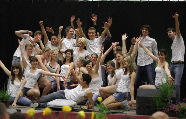 Choreografische Einlage  zum Abschied:... Grimmels feierte seine Abiturienten.   | Foto: Alexander Graf