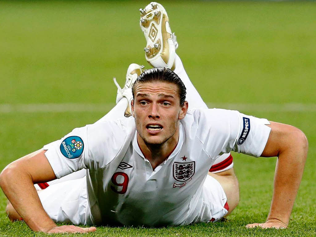 Bauchlandung: Andy Carroll im Viertelfinale  England – Italien.