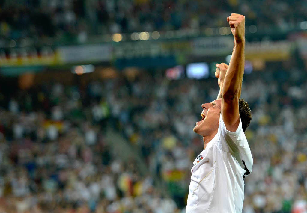 Wund-erbar: Deutschlands Mario Gomez jubelt nach seinem Treffer zum 1:0 gegen Portugal.