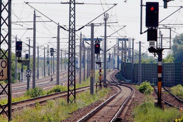 Metalldiebe legen Bahnstrecke Hannover-Hamburg stundenlang lahm