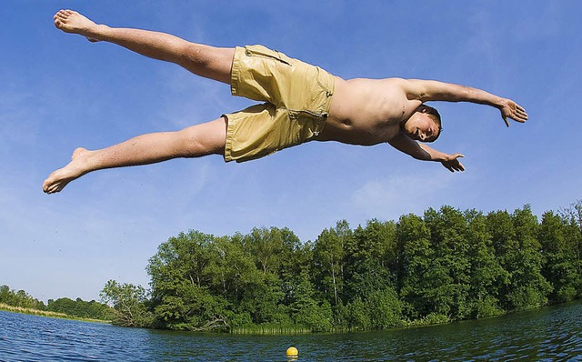 Damit der Badespa ein Vergngen bleib...ennt die Gefahren fr Nichtschwimmer.   | Foto: Fotos: dpa/ Schwimmschule Weiss