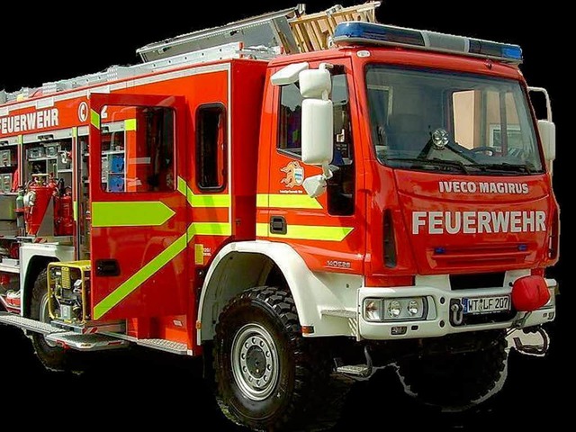 Bei Iveco ist Feuer unterm Dach: Das Werk in Weisweil ist akut bedroht.  | Foto: Feuerwehr