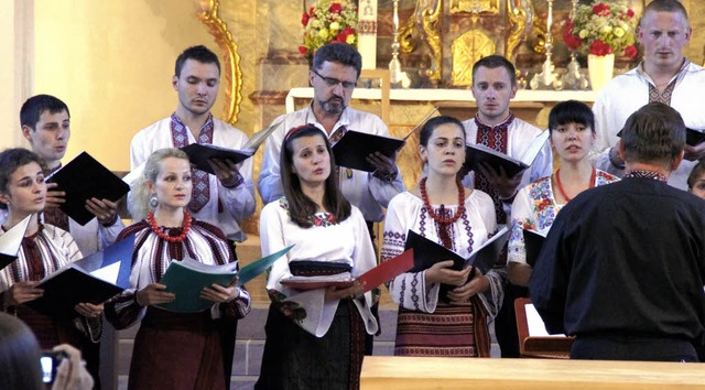 Beeindruckende Stimmen: Der galizische...ewschan sang in der Amolterer Kirche.   | Foto: Ilona Hge