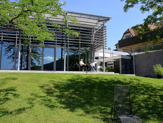 Die   Rmerbergklinik Badenweiler hat ...metergroe Gymnastikhalle investiert.   | Foto: Sigrid Umiger