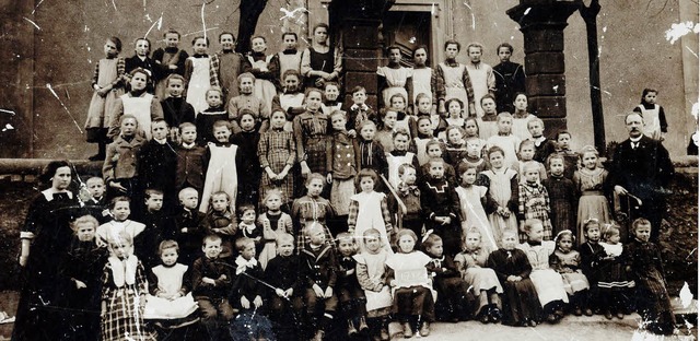 Alle Schler herschauen: Das Foto wurd...Aufnahmen stammen aus dem Jahr  1890.   | Foto: Historischer Verein Oberschopfheim (2)/Schule