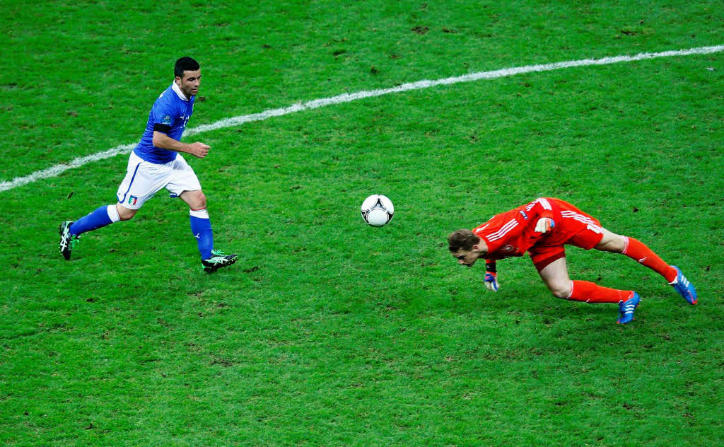 Der deutsche Torwart Manuel Neuer spielte am Ende im Mittelkreis den letzten Mann