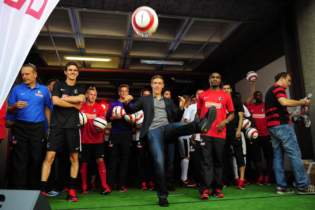 Max Kruse am Ball. Max Kruse am Ball.