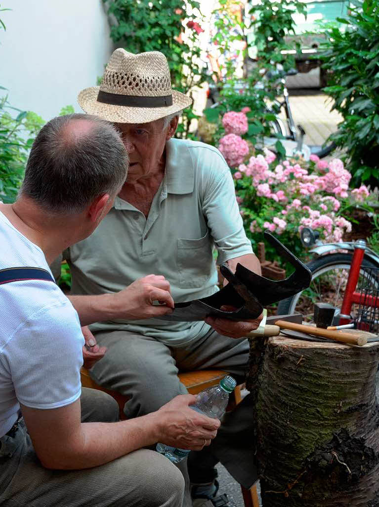 Handwerkliche Fachsimpelei im Schatten