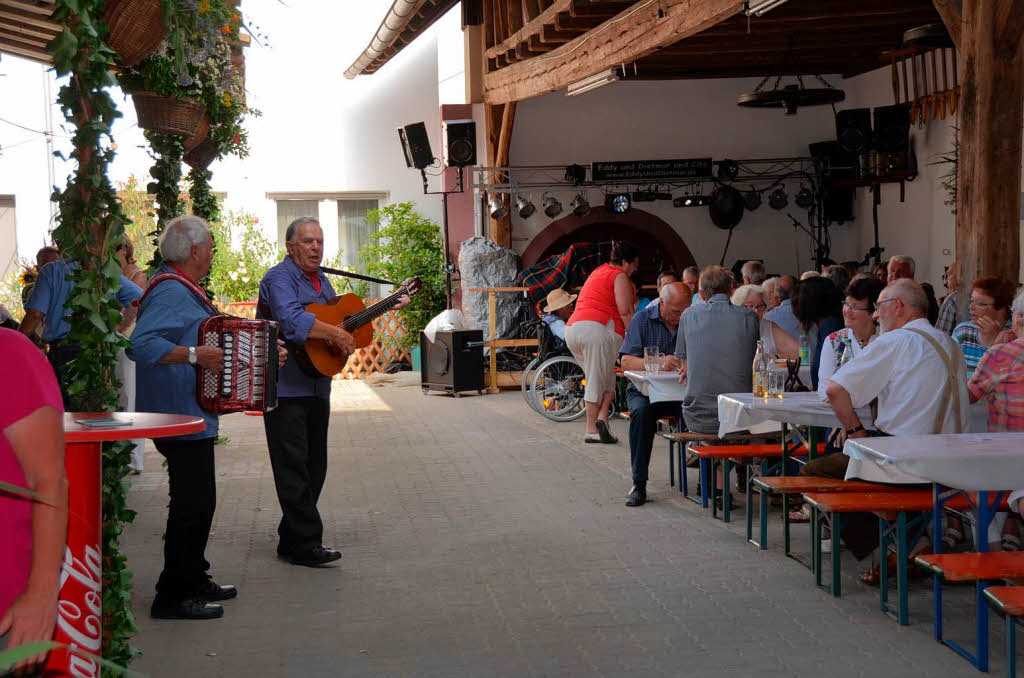 Musik und Unterhaltung durften in den Hfen natrlich nicht fehlen.