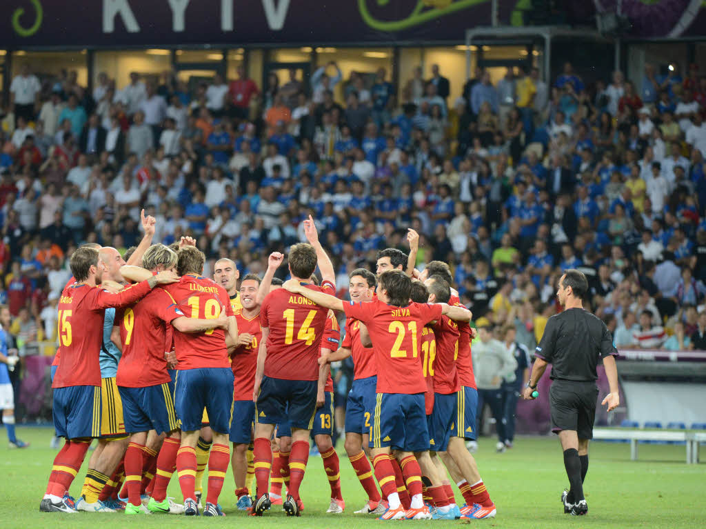 Spanien schafft Titel-Triple