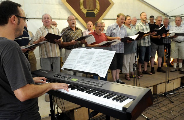 Alte und neuere Schlager sang der MGV Krzell.   | Foto: wolfgang knstle