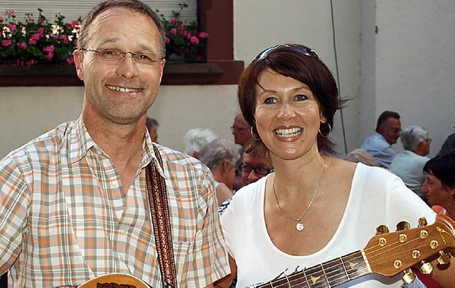 Die Sopranistin Heike Mller (Hauingen...ringen)  beim Sommerfest in Brombach.   | Foto: Paul Schleer