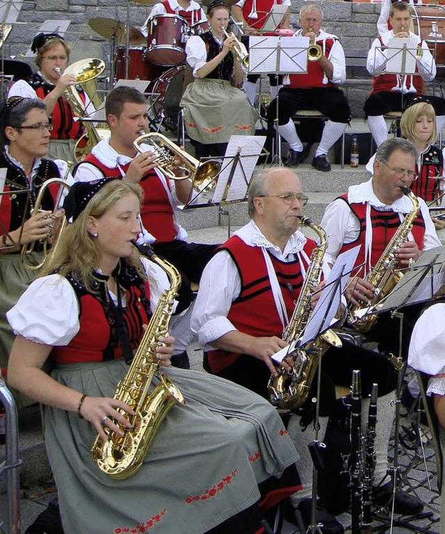 Breite Musikpalette: Sowohl die Tracht...bilumswochenende der Oberhofer  auf.   | Foto: BZ-Archiv/Johannes Wasmer