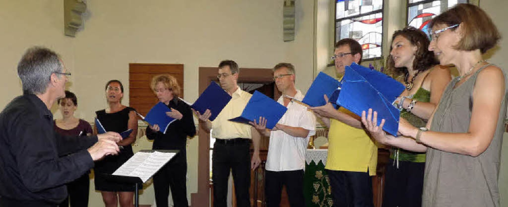 Klein, aber fein: Der nur achtkpfige ...0; begeisterte in der Riegeler Kirche.  | Foto: Hlter-hassler