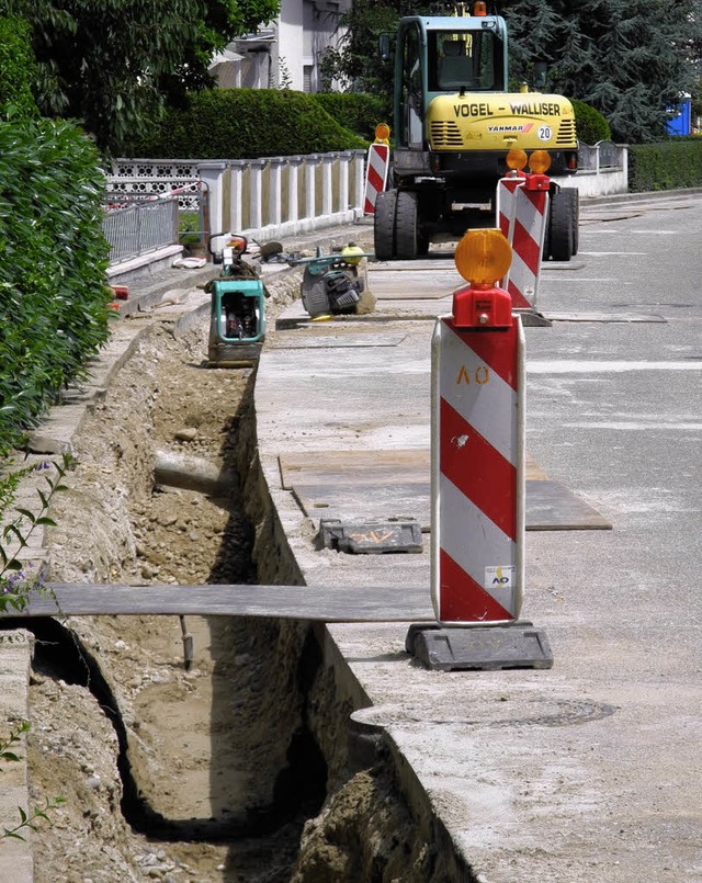 Neue Gasleitungen und neue Wasserschie...homa-Weg in Buggingen unter die Erde.   | Foto: Umiger