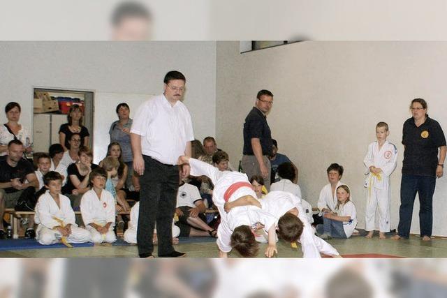 92 Judokämpfer maßen ihre Kräfte