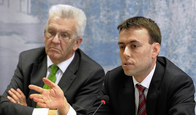 Die grn-rote Landesregierung stellt i...: Kretschmann und Schmid (von links).   | Foto: dpa