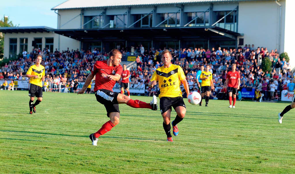 Der SC Freiburg gewinnt das Testspiel beim Landesligisten SC Wyhl mit 6:1.