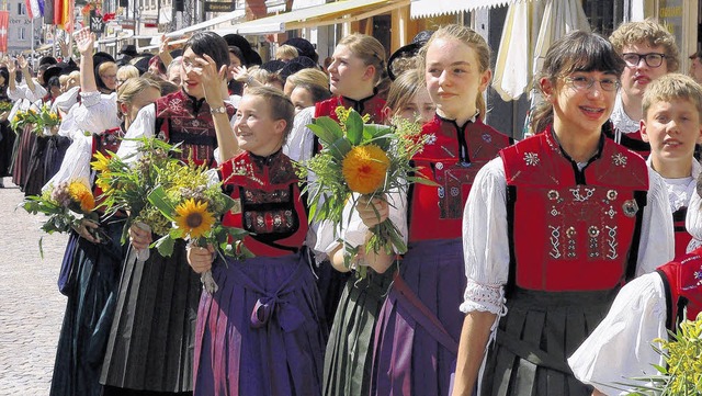 Trachtenumzug whrend der Chilbi  | Foto: Manfred Herbst