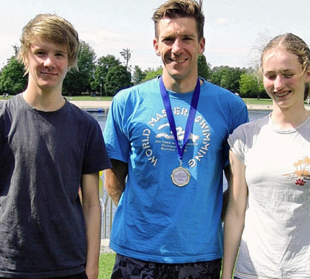 Eva Kasper,  Lars Kellermann (Mitte) und Samuel Seifert   | Foto: Raupp