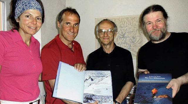 Gerlinde Kaltenbrunner und Ralf Dujmov...scher Eberhard Jurgalski (von links).   | Foto: zvg