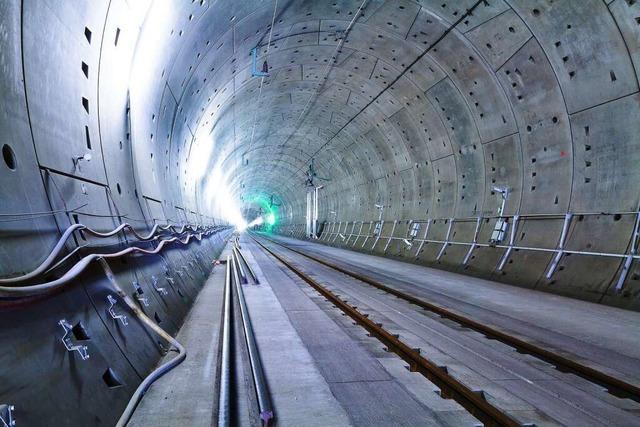 Fotos: Die Arbeiten am Katzenbergtunnel gehen dem Ende entgegen