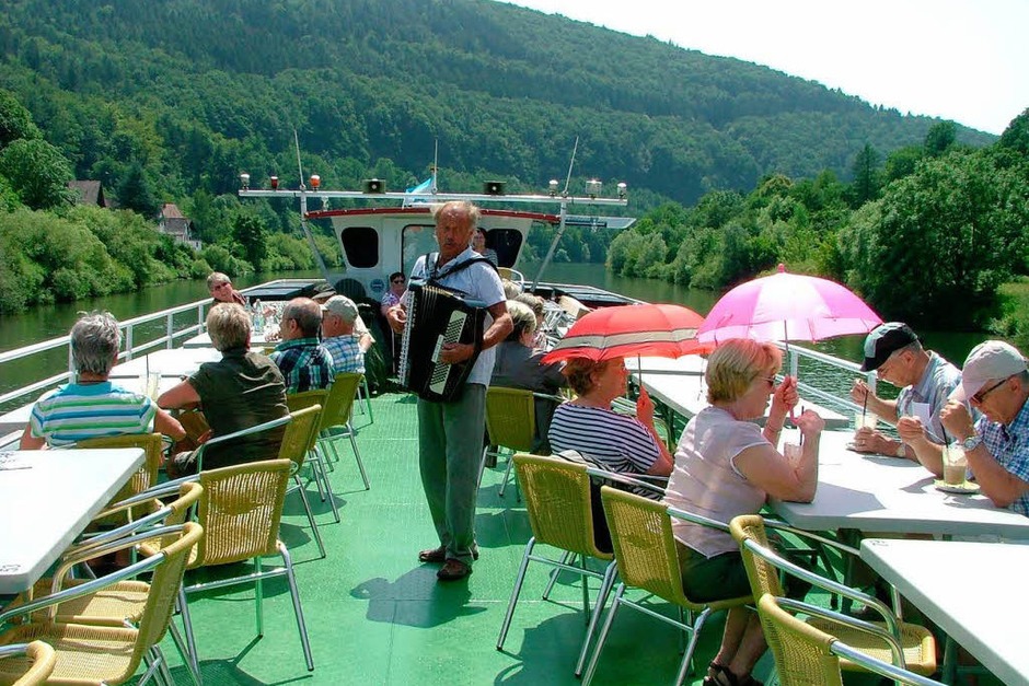 Sonne, eine romantische Schifffahrt auf dem Neckar und die romantische Altstadt Heidelbergs für die Teilnehmerinnen und Teilnehmer der BZ-Leserfahrt nach Heidelberg. (Foto: Stephan Hoferer) Sonne, eine romantische Schifffahrt auf dem Neckar und die romantische Altstadt Heidelbergs für die Teilnehmerinnen und Teilnehmer der BZ-Leserfahrt nach Heidelberg. (Foto: Stephan Hoferer)